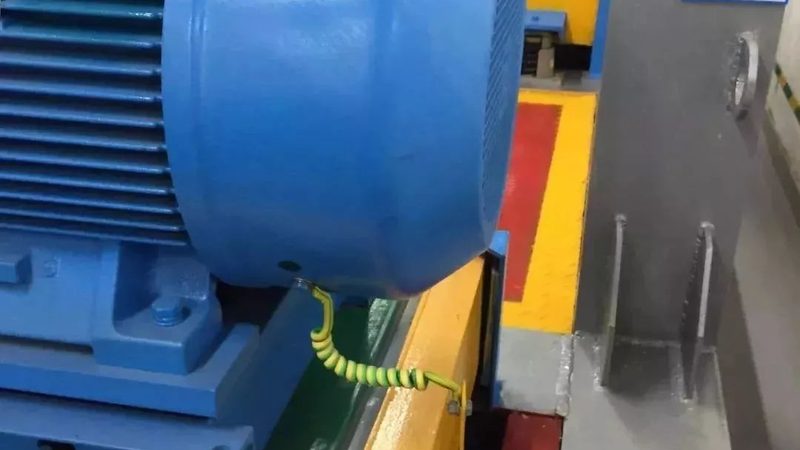 变压器漏油故障原因及应对策略**